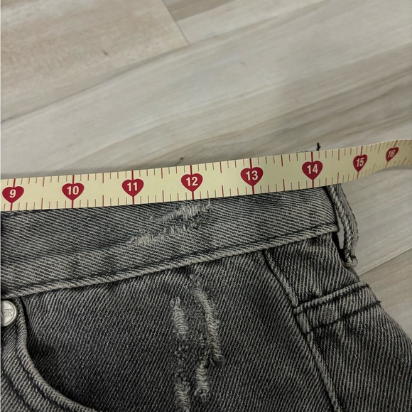 One teaspoon distressed jean shorts - Picture 4 of 9